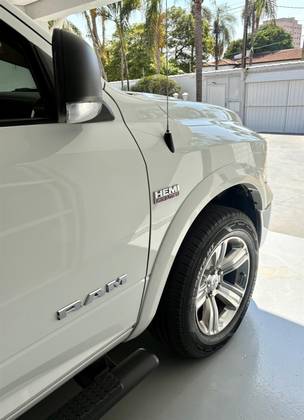 RAM 1500 5.7 V8 GASOLINA LIMITED CD 4X4 AUTOMÁTICO